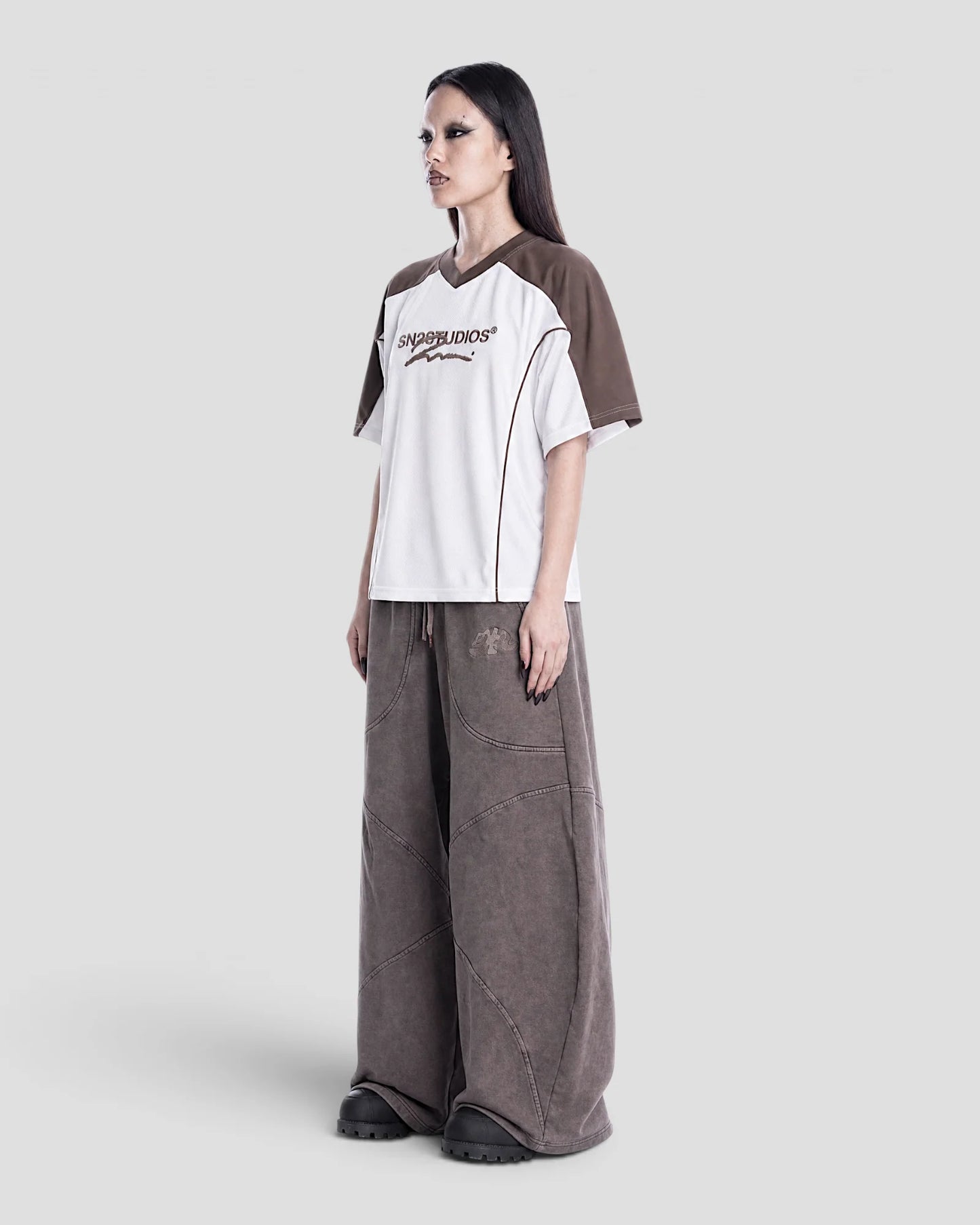 DEMENTE NUMERAL BROWN AND WHITE JERSEY
